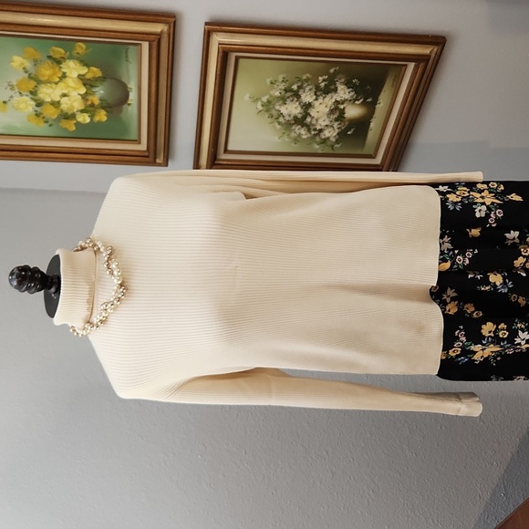 Divided H&M high slit black floral flowy pants sheer fabric size 12 SHEER - Picture 10 of 11